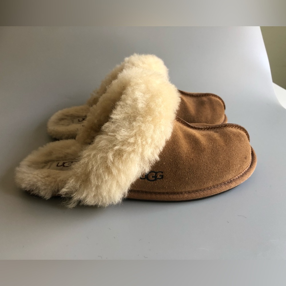 UGG Women's Scuffette II Chestnut UGG Suede Upper Wool Slippers 1106872 Size: 6